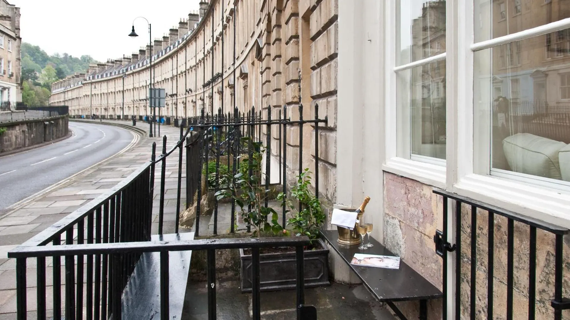 The Paragon Townhouse Bath 0*,
